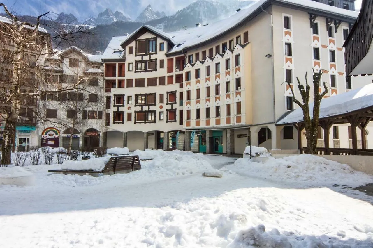 Cozy Chamonix Ski Studio With Mountain Views Апартаменты